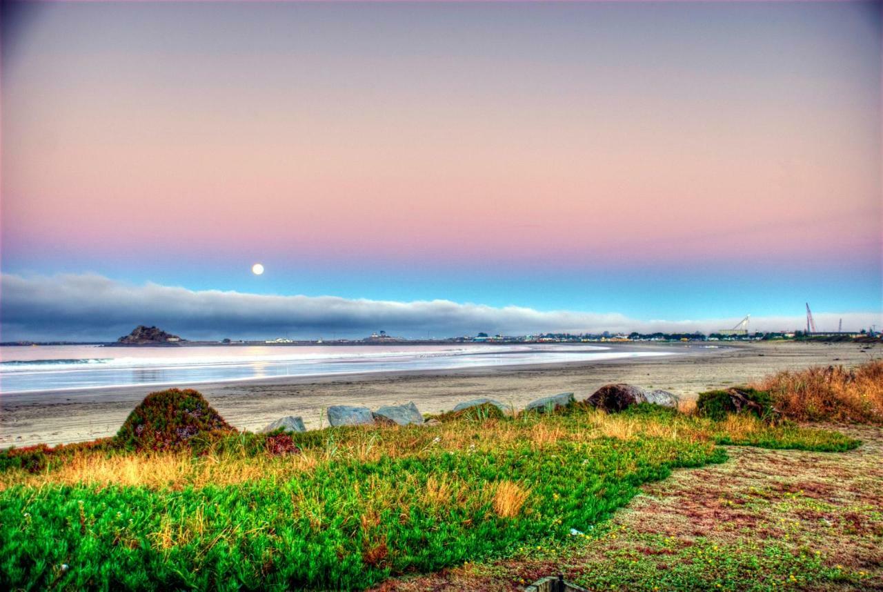 Crescent Beach Motel เครสเซนต์ซิตี ภายนอก รูปภาพ