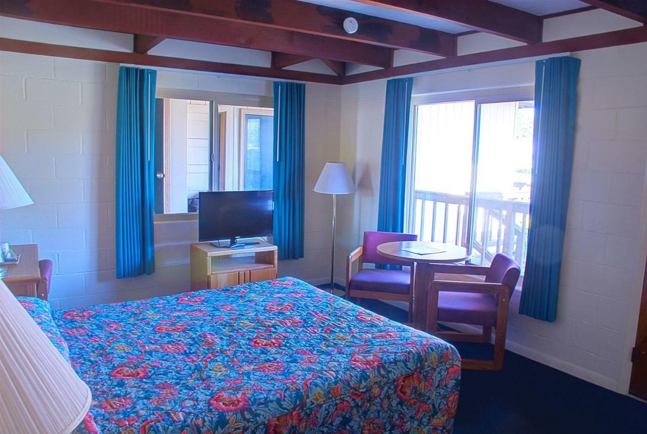 Crescent Beach Motel เครสเซนต์ซิตี ห้อง รูปภาพ