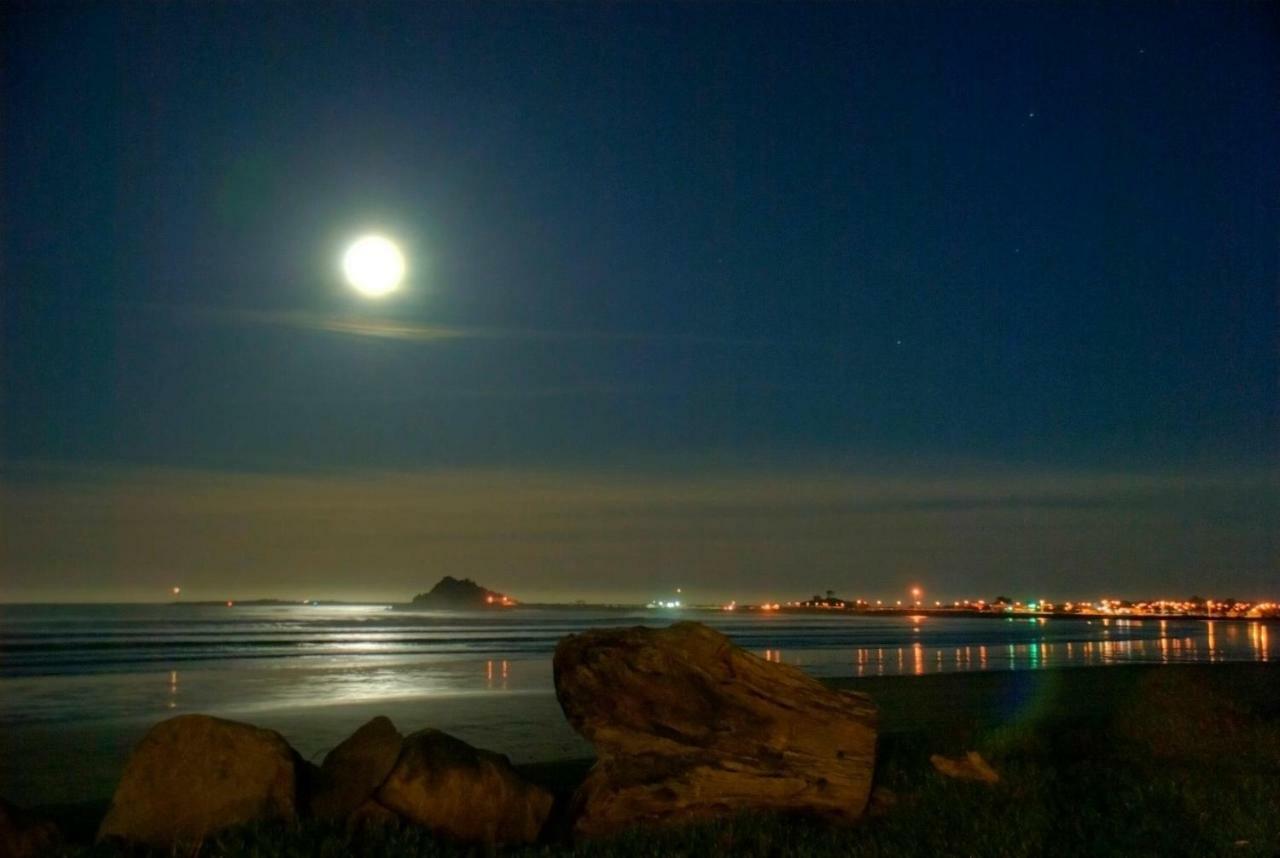 Crescent Beach Motel เครสเซนต์ซิตี ภายนอก รูปภาพ