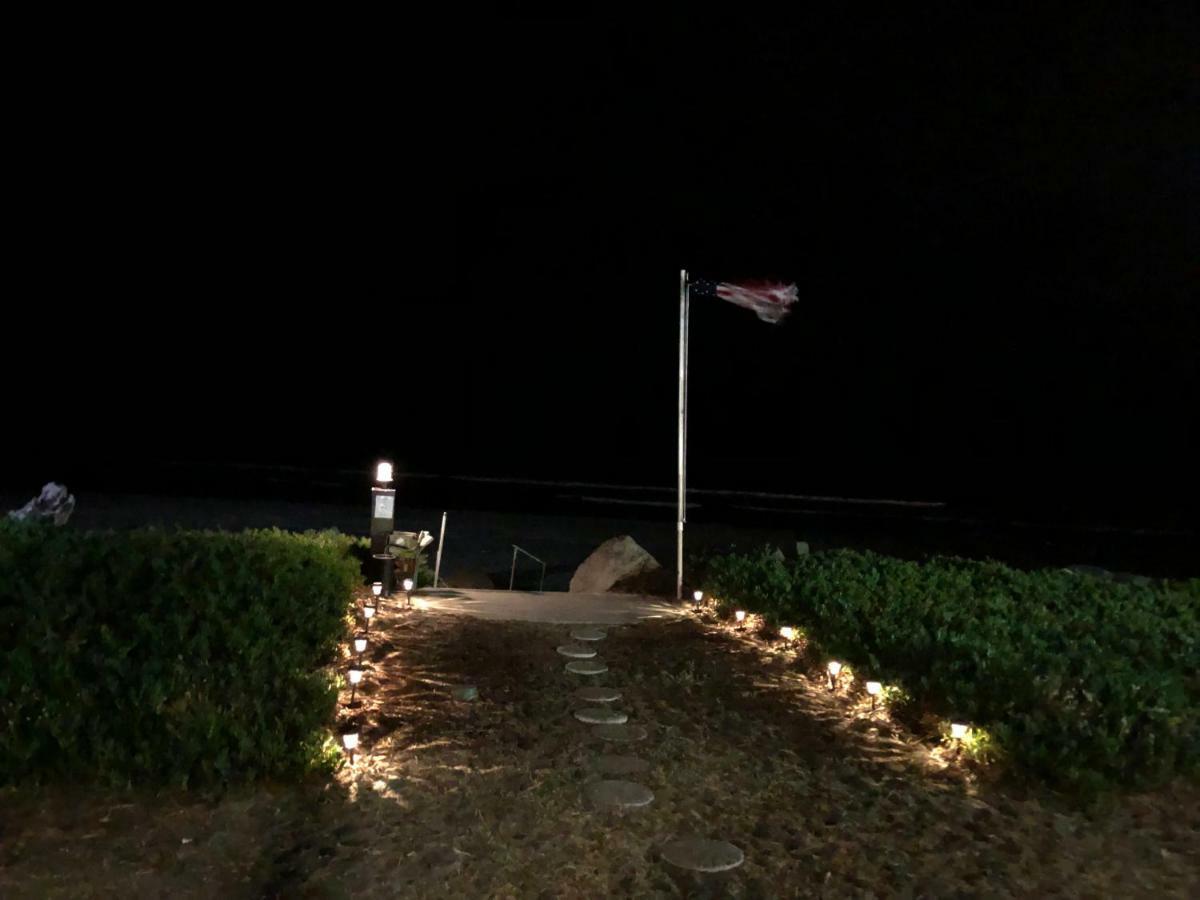 Crescent Beach Motel เครสเซนต์ซิตี ภายนอก รูปภาพ