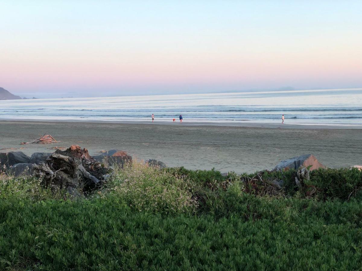 Crescent Beach Motel เครสเซนต์ซิตี ภายนอก รูปภาพ