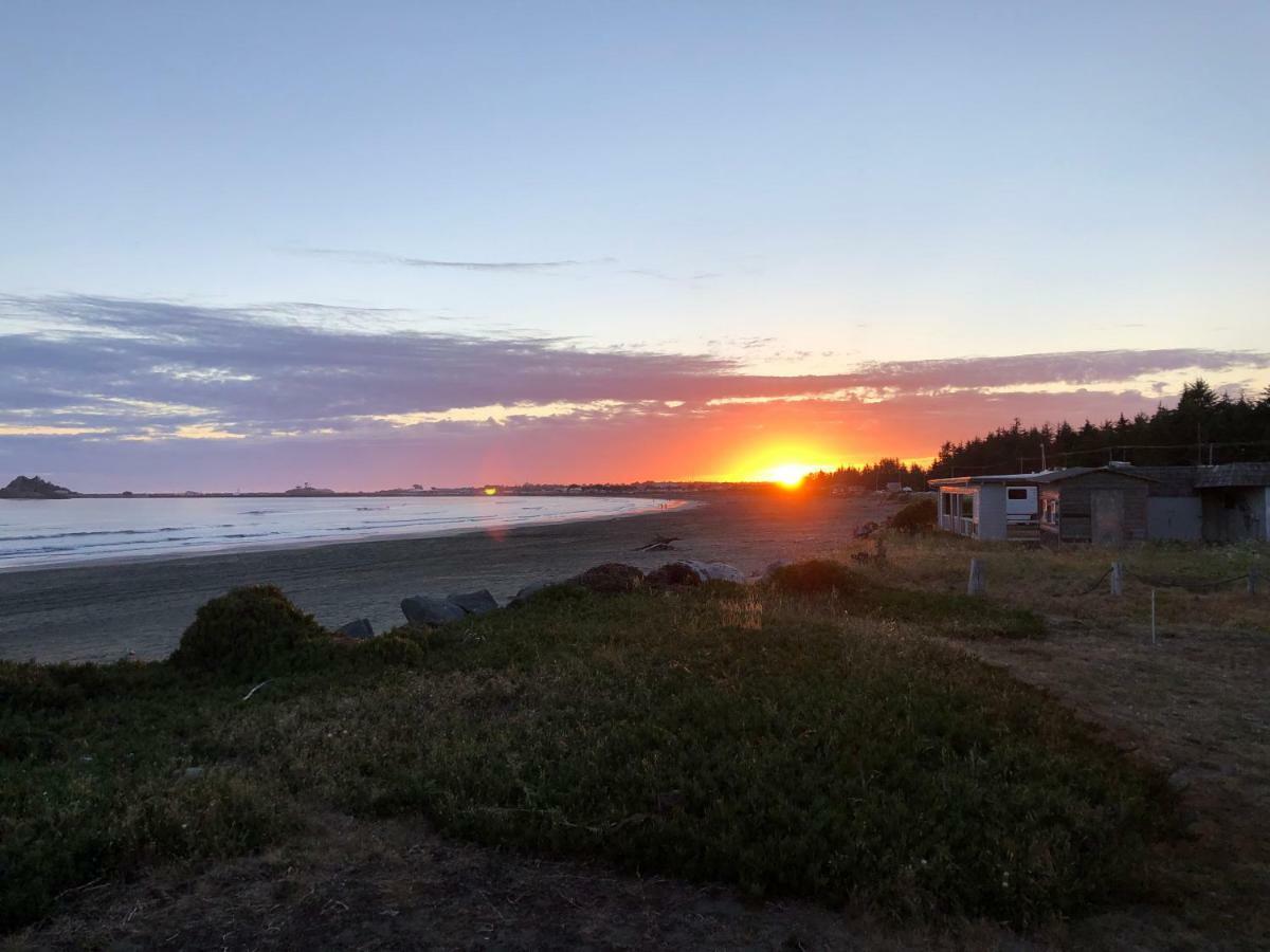 Crescent Beach Motel เครสเซนต์ซิตี ภายนอก รูปภาพ